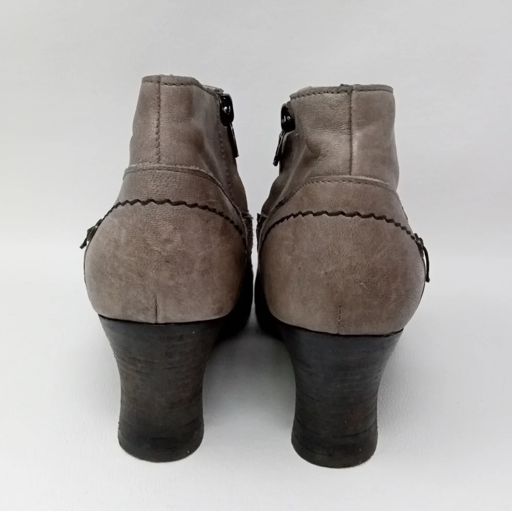 GOLD BUTTON Gray Leather Wingtip detail Heeled Boots, Women's Size EU 37